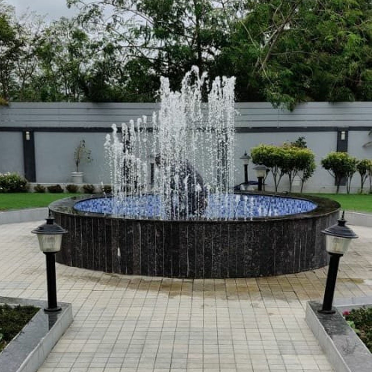 garden outdoor water fountain